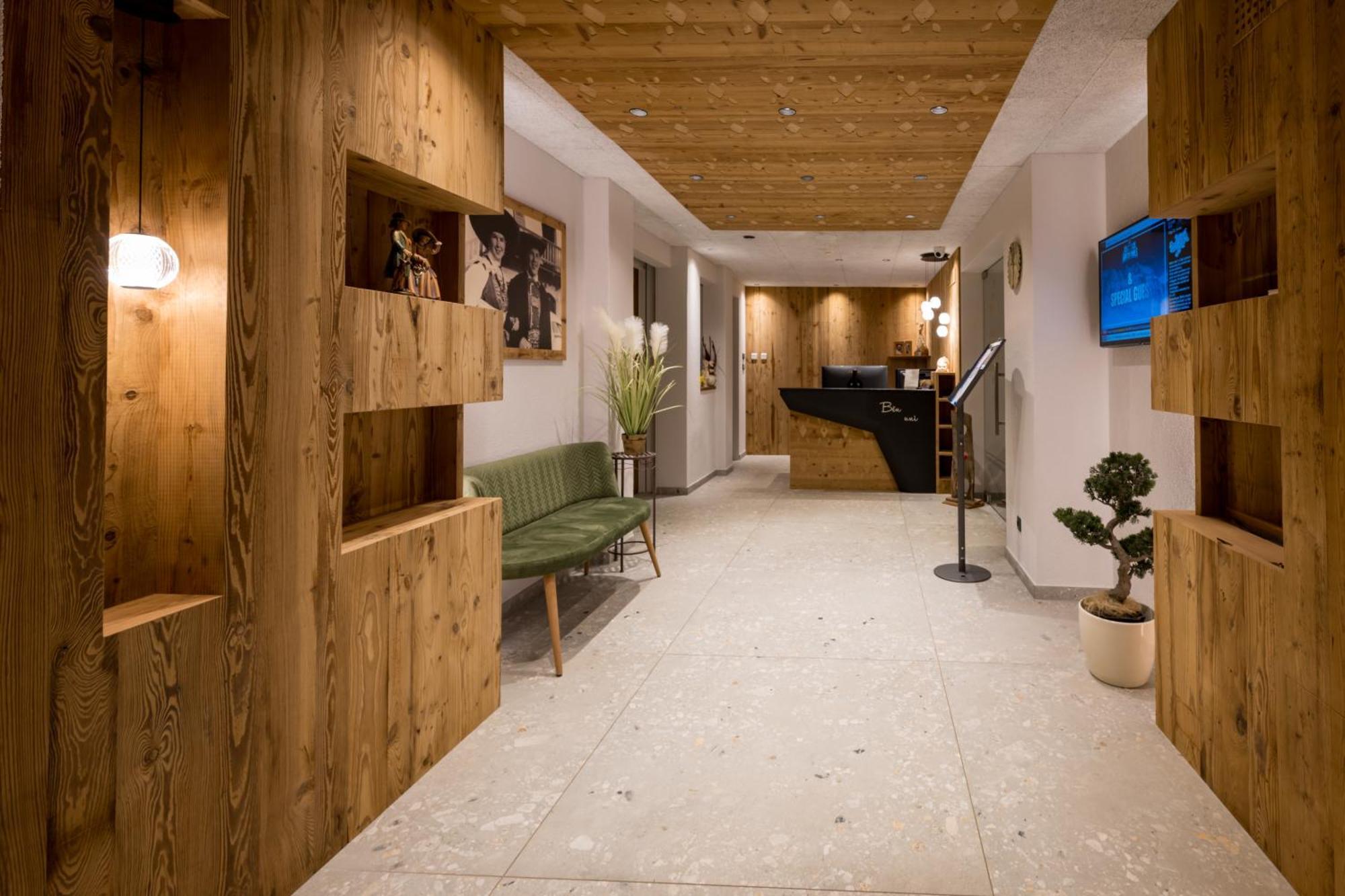 Hotel Vernel Santa Cristina Val Gardena Exterior photo